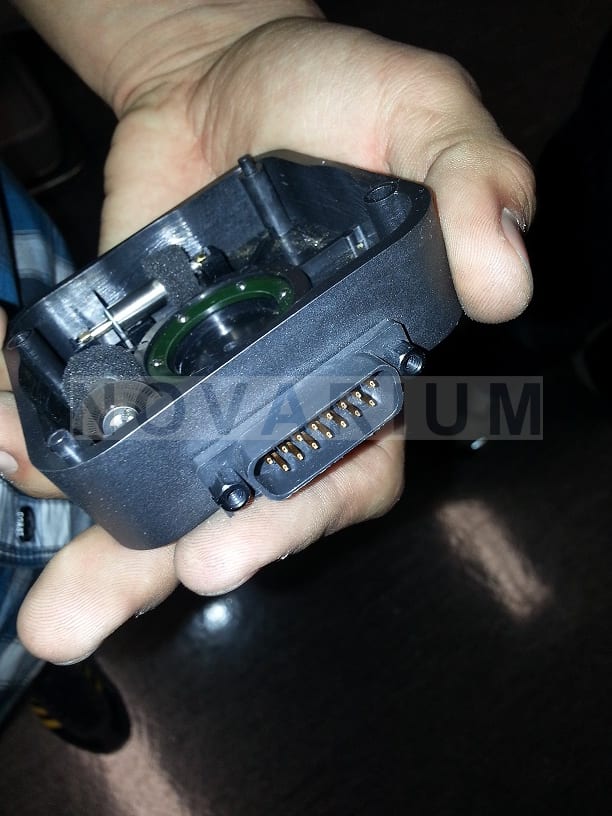 old style male plug.jpg