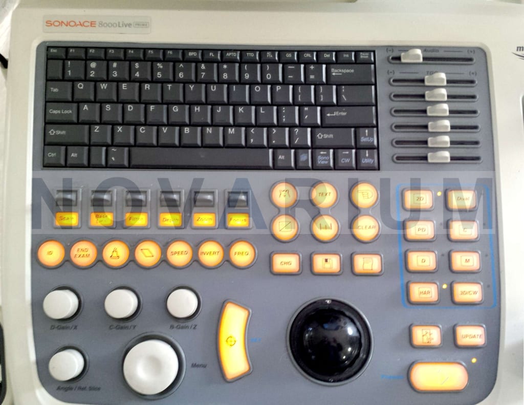 Medison  SA8000 LV Alphanumeric Keyboard.jpg