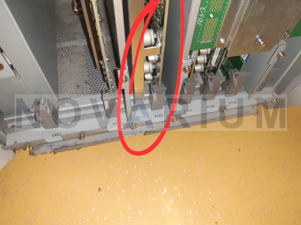 Hitachi  EP572500 - DBF Board.jpg