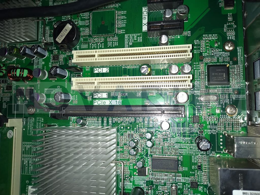 Philips RB1W03-352-0 - RB945G ATX Board (2).jpg
