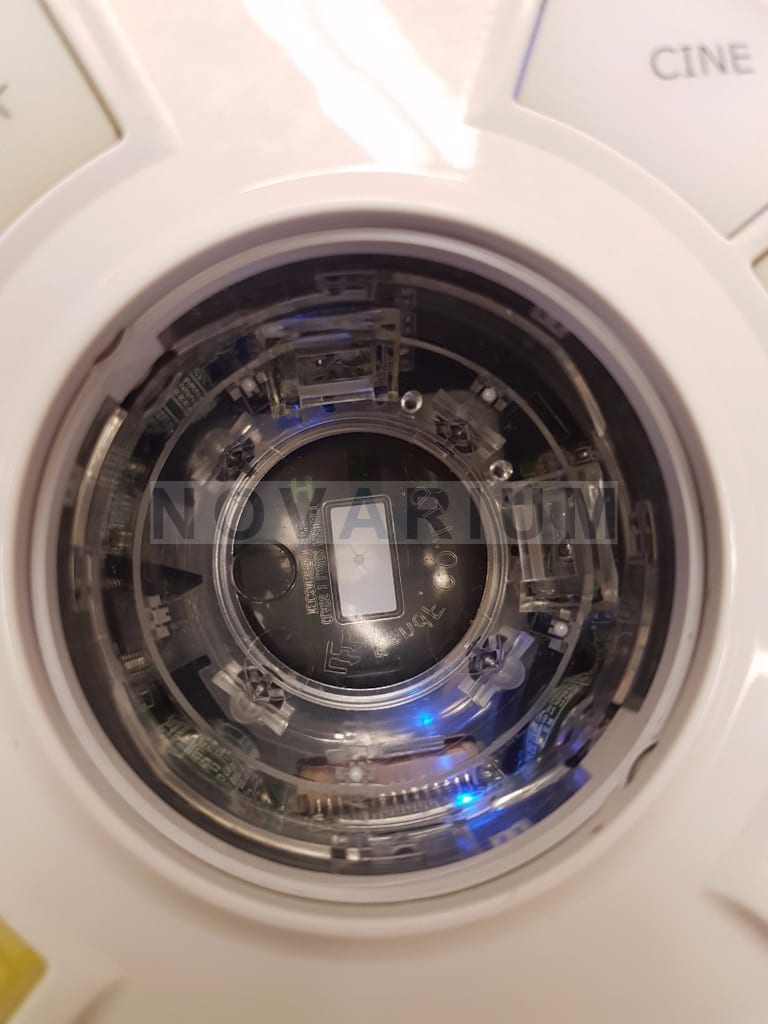 Hitachi 7352833A - Optical Trackball 9718091877 (1).jpeg